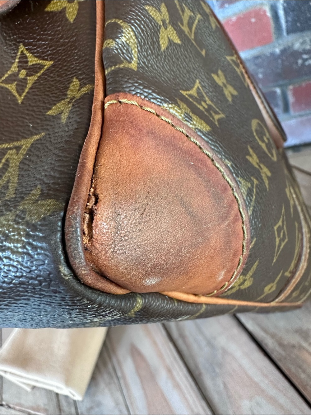 Vintage Louis Vuitton Brown Monogram
Porte Documents Voyage - Picture 8 of 16